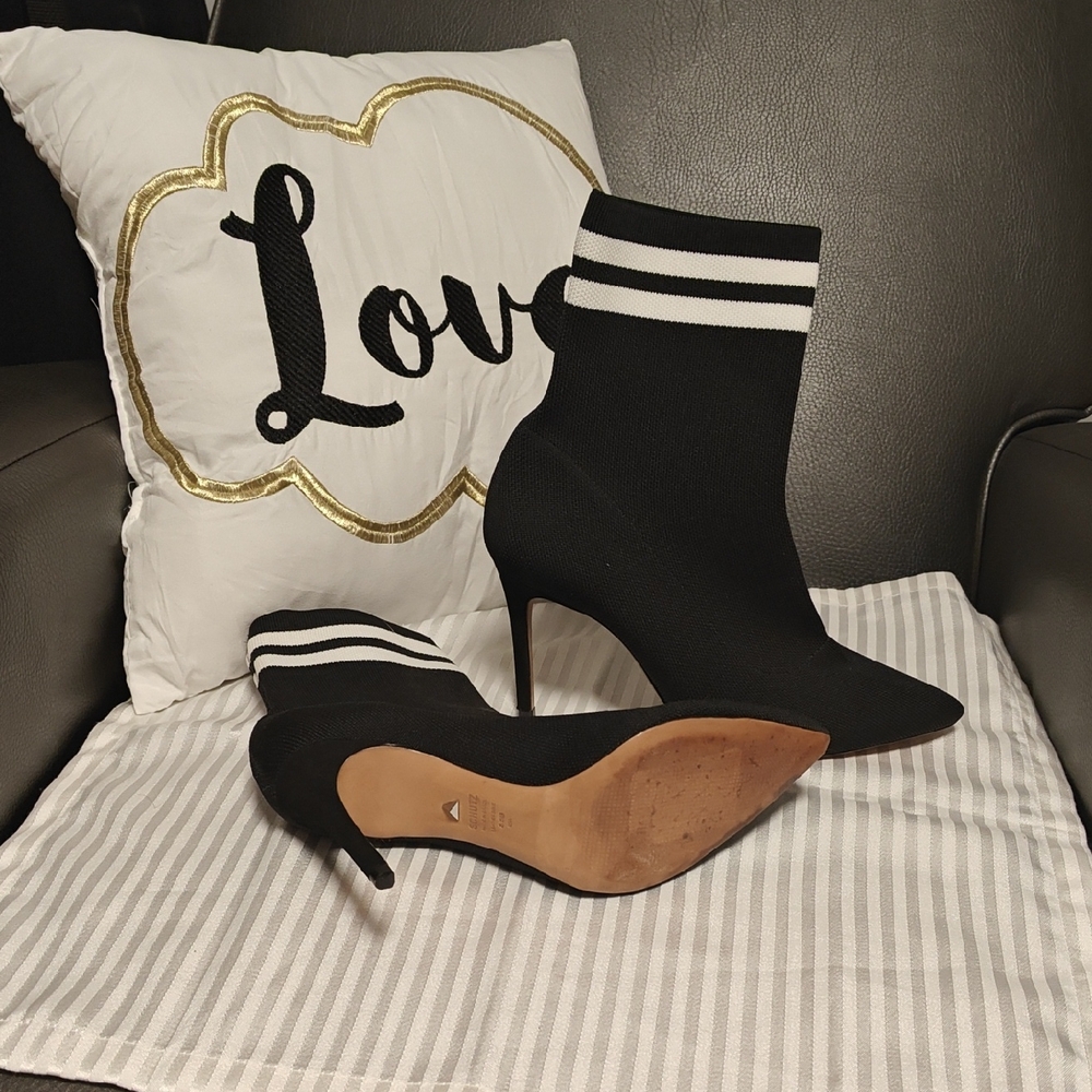 SCHUTZ Black Heels with Tan Sole